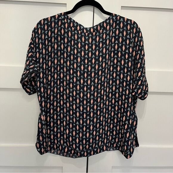 H&M Geometric Pattern Blouse Black Peach Size 6 short sleeve flowy loose fit - Picture 4 of 5